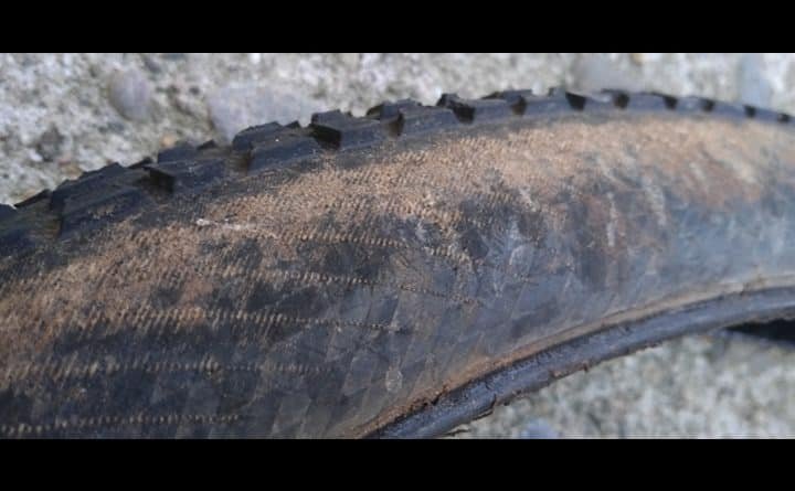 Roue VTT électrique - Pneu VTT usagé
